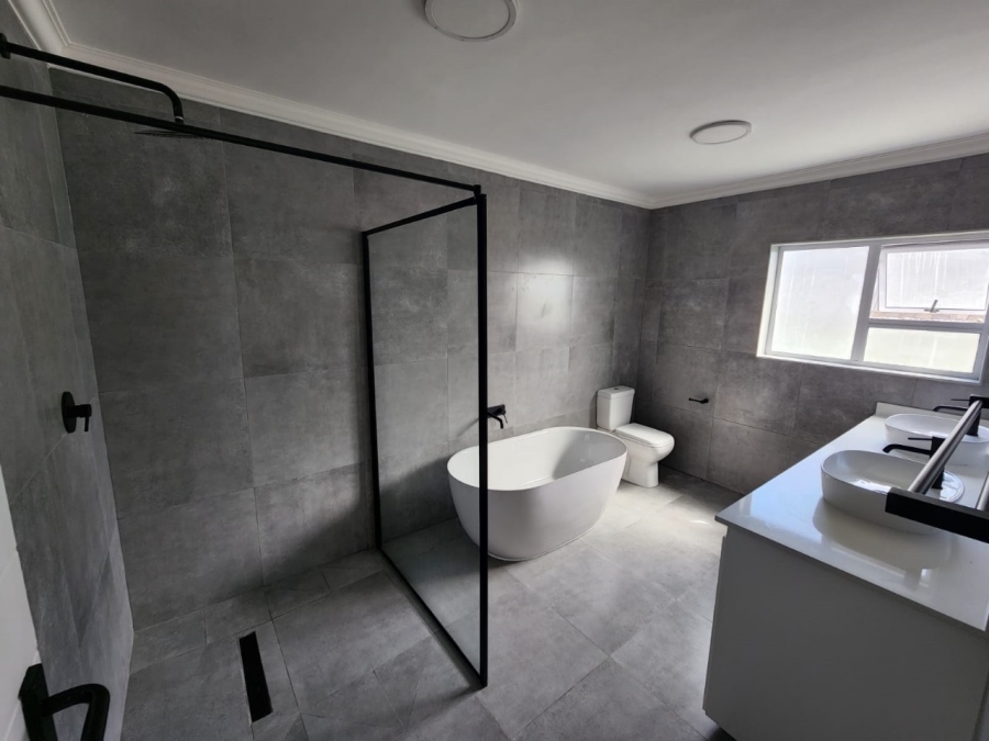 3 Bedroom Property for Sale in Aston Bay Eastern Cape